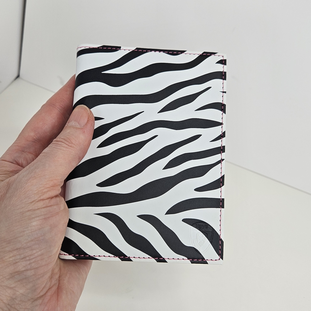 NWT Heys Zebra Animal Print Passport Cover Travel Wallet - Picture 3 of 16